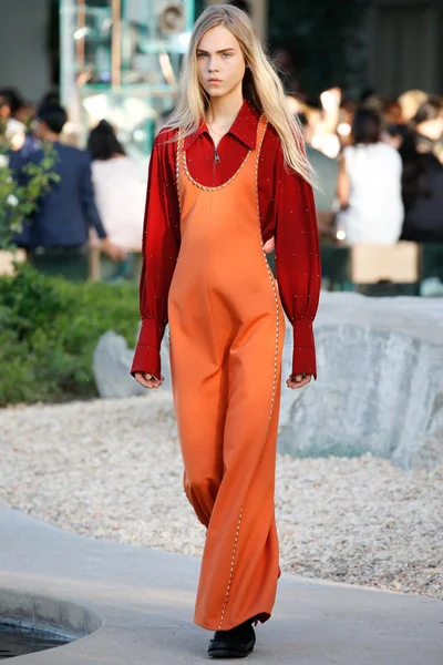 Look 29